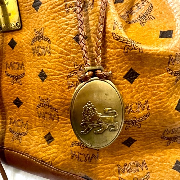 MCM Visetos Bucket Bag - Picture 10 of 14
